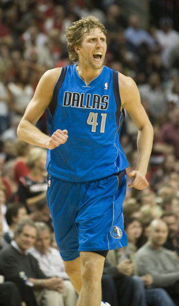 魔术队的引 魔术队的引