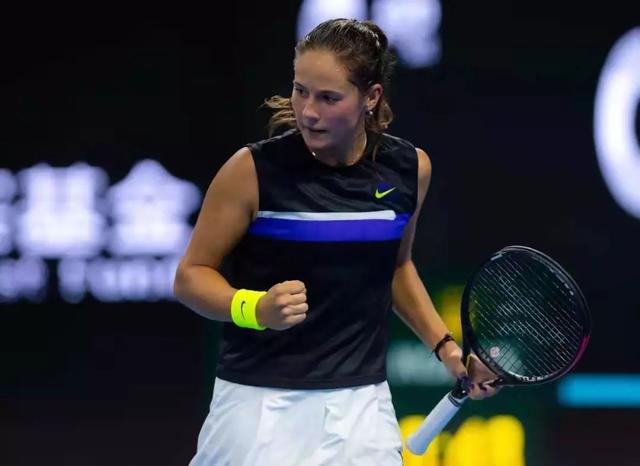 励更多年轻 励更多年轻